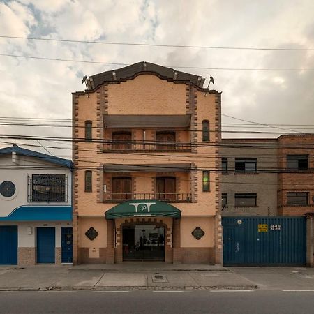 Hotel Ayenda 1223 Porton De La 10 Medellín Esterno foto