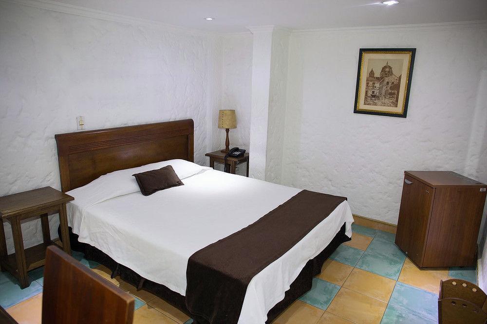 Hotel Ayenda 1223 Porton De La 10 Medellín Esterno foto