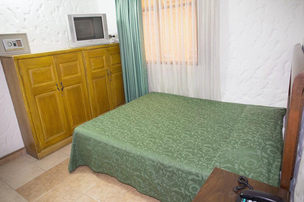 Hotel Ayenda 1223 Porton De La 10 Medellín Esterno foto