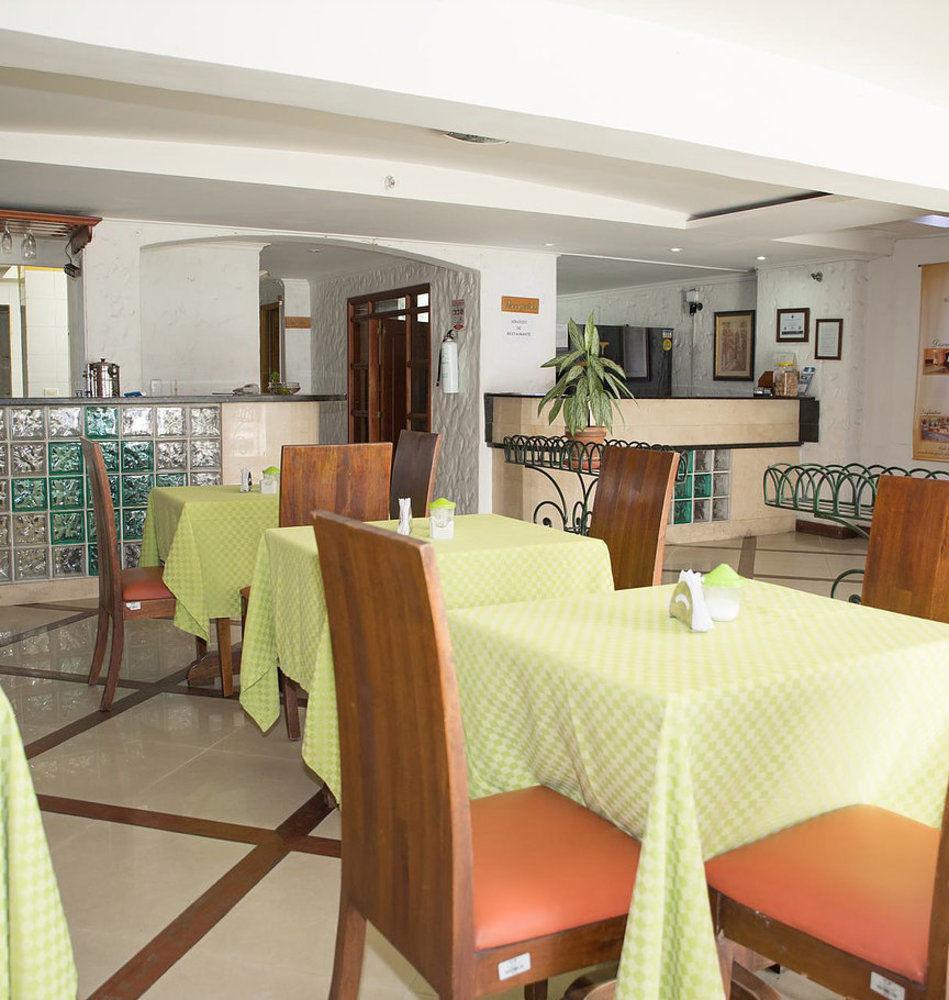 Hotel Ayenda 1223 Porton De La 10 Medellín Esterno foto