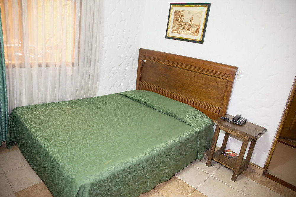 Hotel Ayenda 1223 Porton De La 10 Medellín Esterno foto
