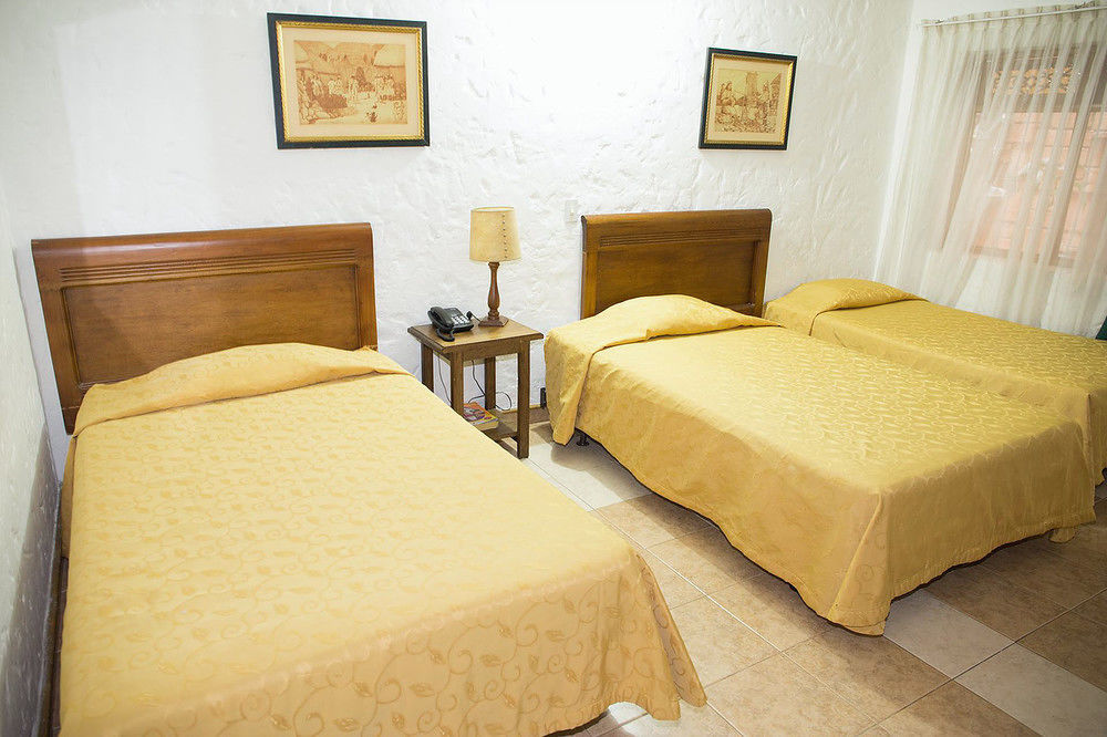 Hotel Ayenda 1223 Porton De La 10 Medellín Esterno foto