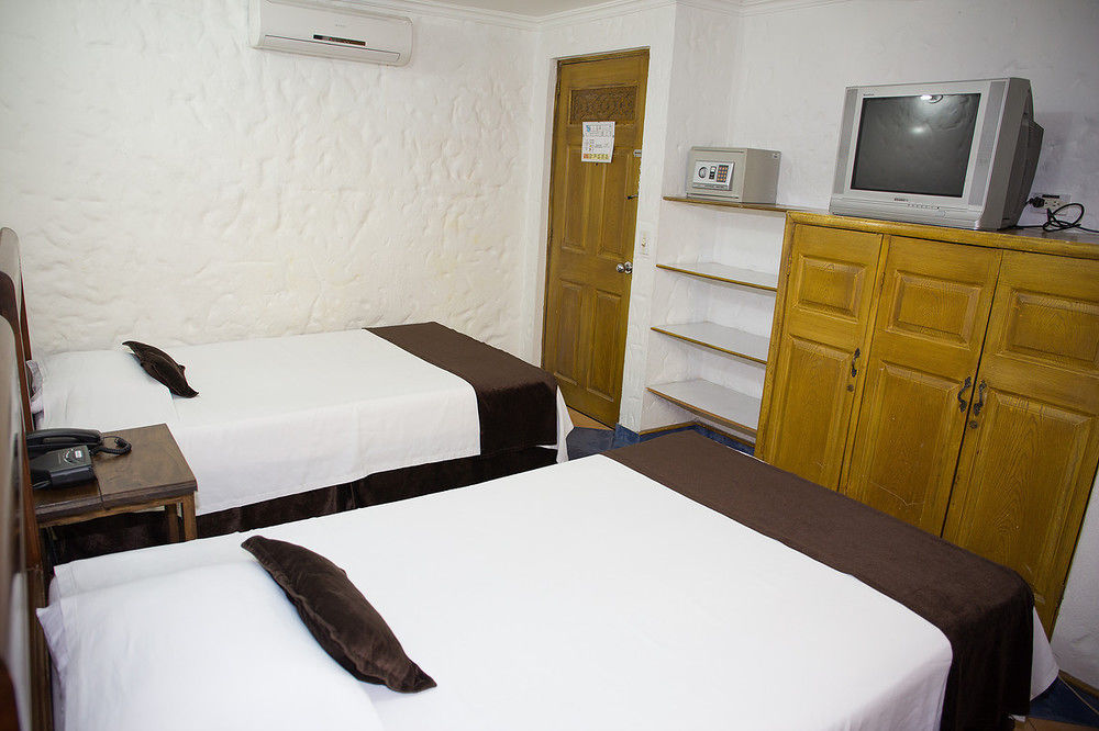 Hotel Ayenda 1223 Porton De La 10 Medellín Esterno foto