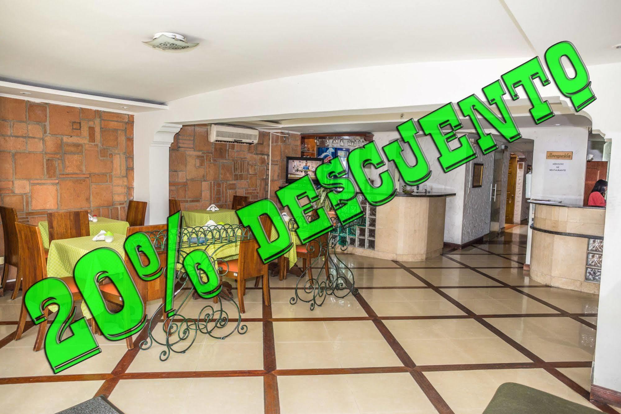 Hotel Ayenda 1223 Porton De La 10 Medellín Esterno foto