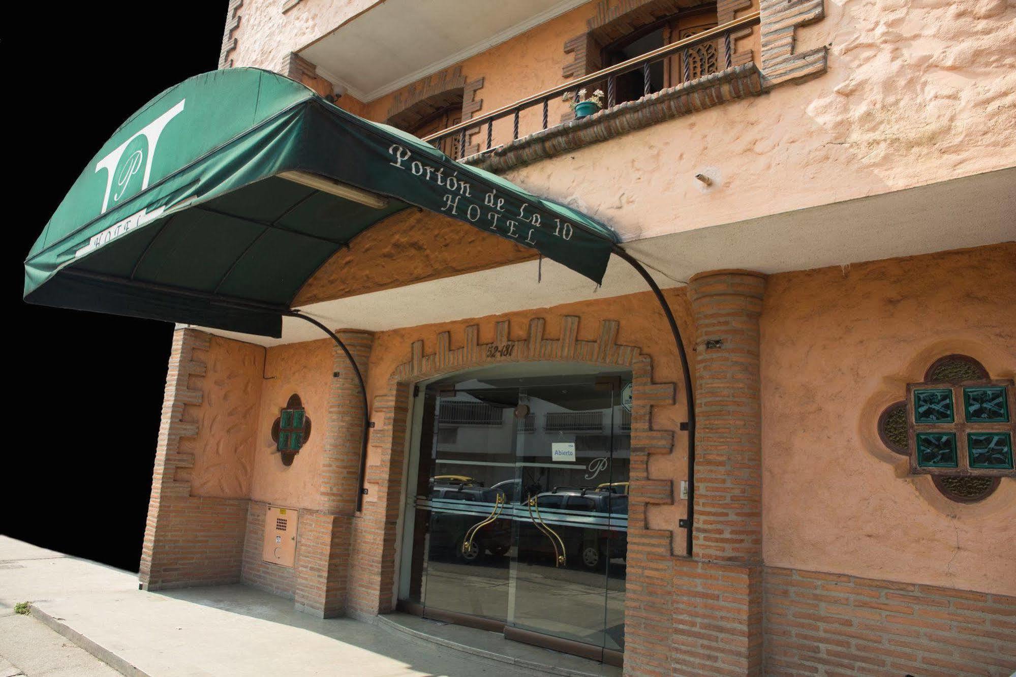 Hotel Ayenda 1223 Porton De La 10 Medellín Esterno foto