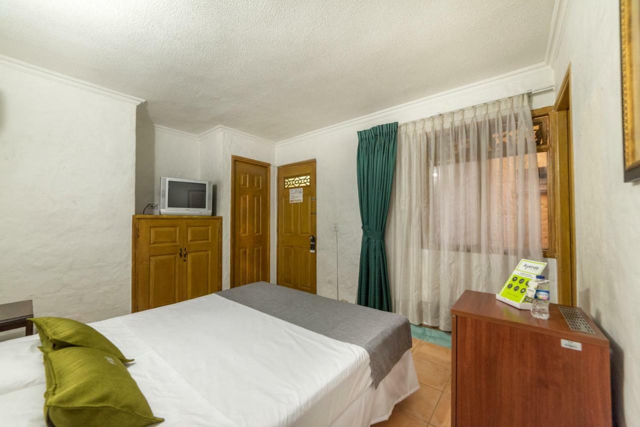 Hotel Ayenda 1223 Porton De La 10 Medellín Esterno foto