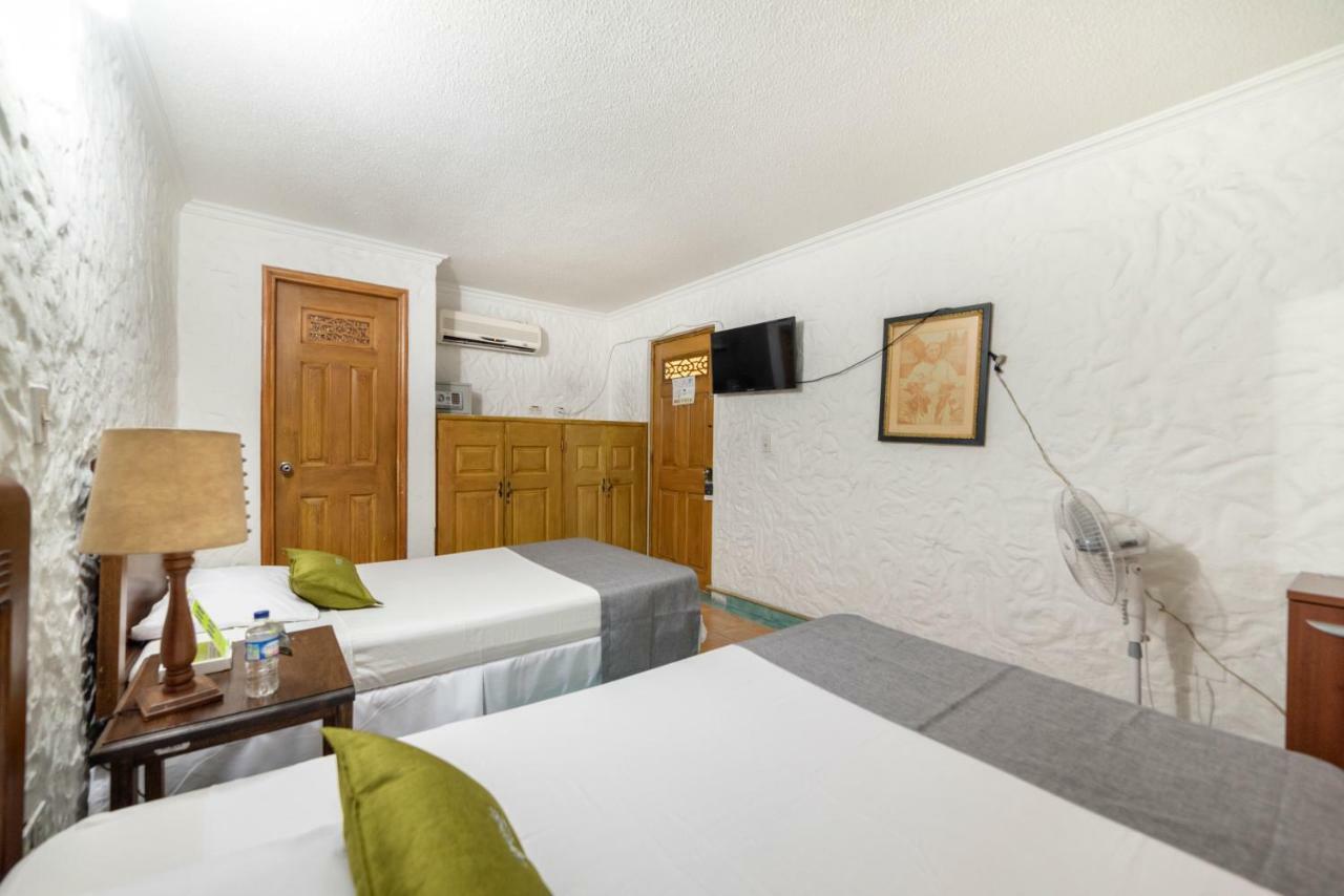 Hotel Ayenda 1223 Porton De La 10 Medellín Esterno foto