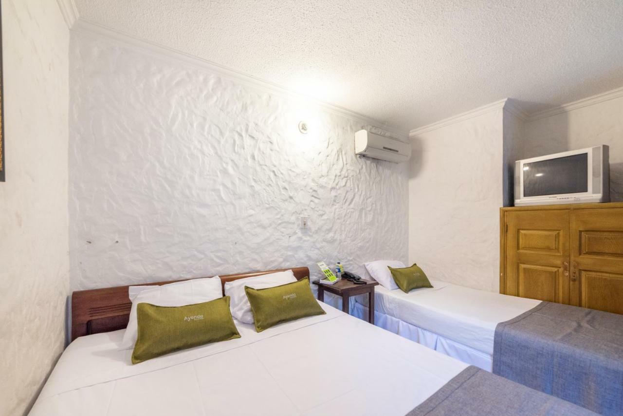 Hotel Ayenda 1223 Porton De La 10 Medellín Esterno foto