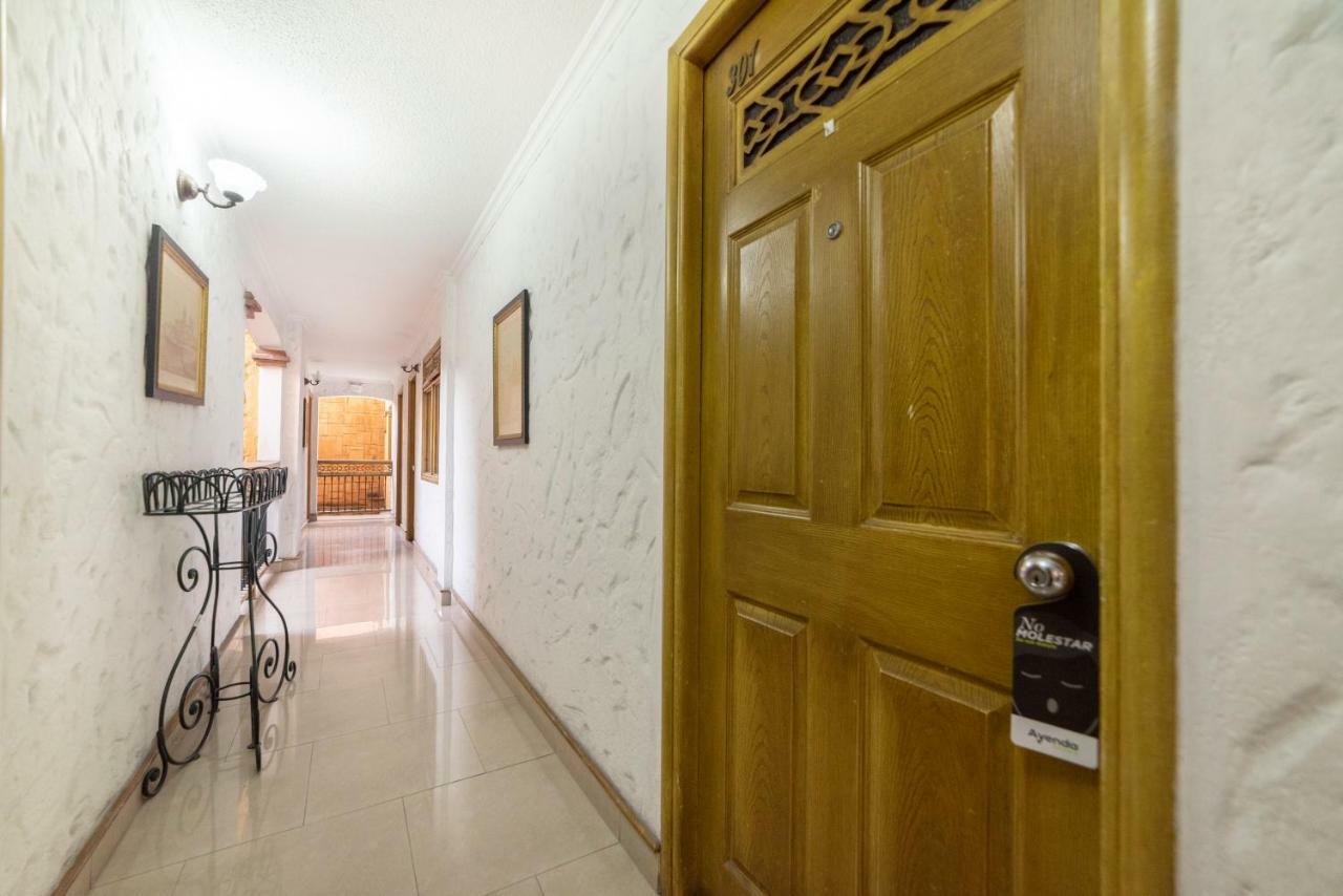 Hotel Ayenda 1223 Porton De La 10 Medellín Esterno foto