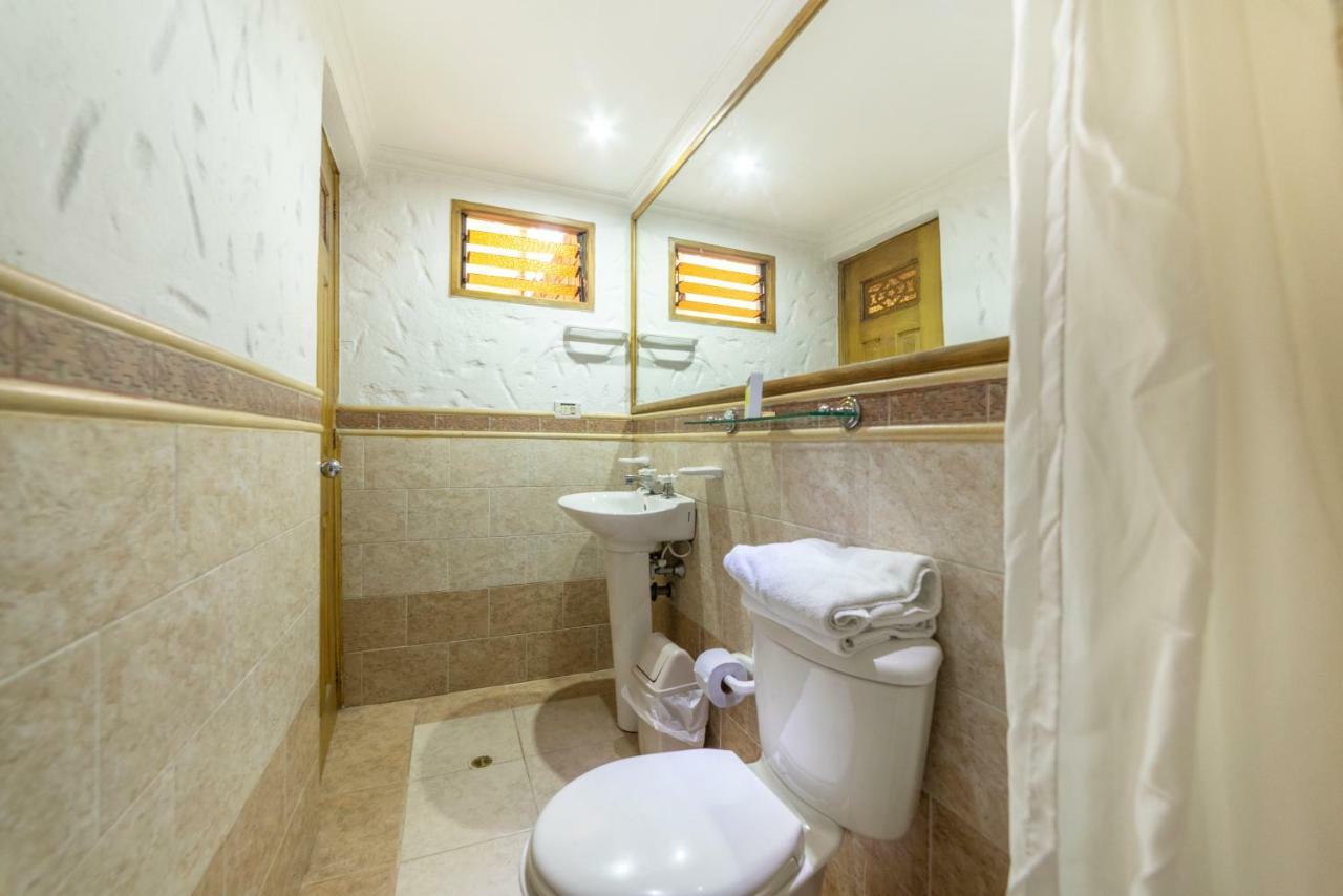 Hotel Ayenda 1223 Porton De La 10 Medellín Esterno foto